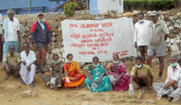 Employees from Tata Coffee organised a training activity of segregation of plastics and explained the importance of an eco-friendly environment at Velonie Tea Estate, Anamallais